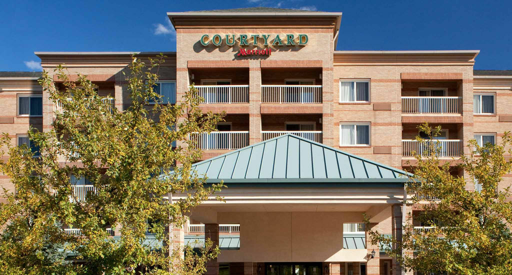 Courtyard Cleveland Independence Hotel Exterior foto